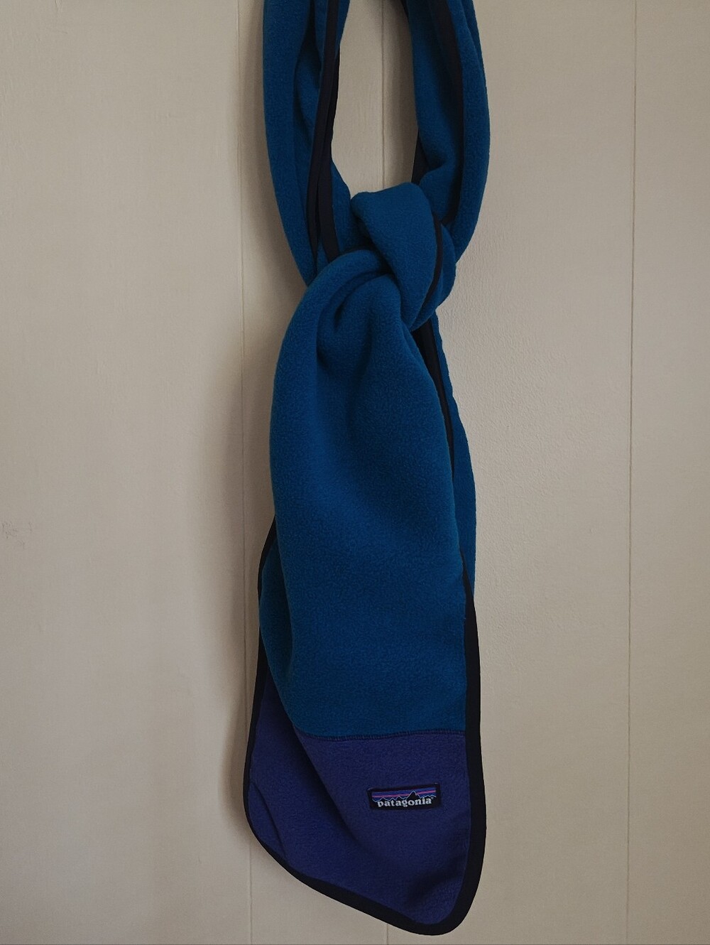 Vintage Patagonia Blue and Purple Fleece Scarf with Black Trim